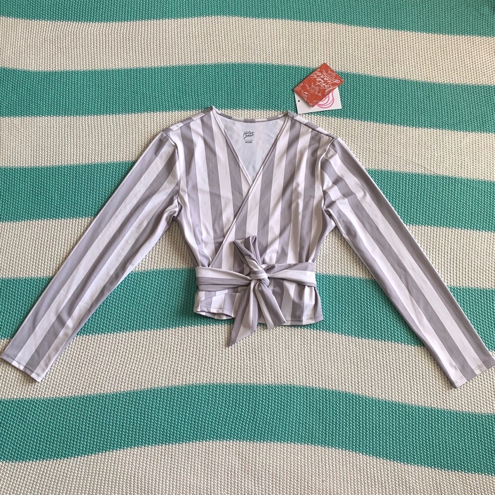 ✨SOLD✨ Kortni Jeane Wrap Top Rashguard